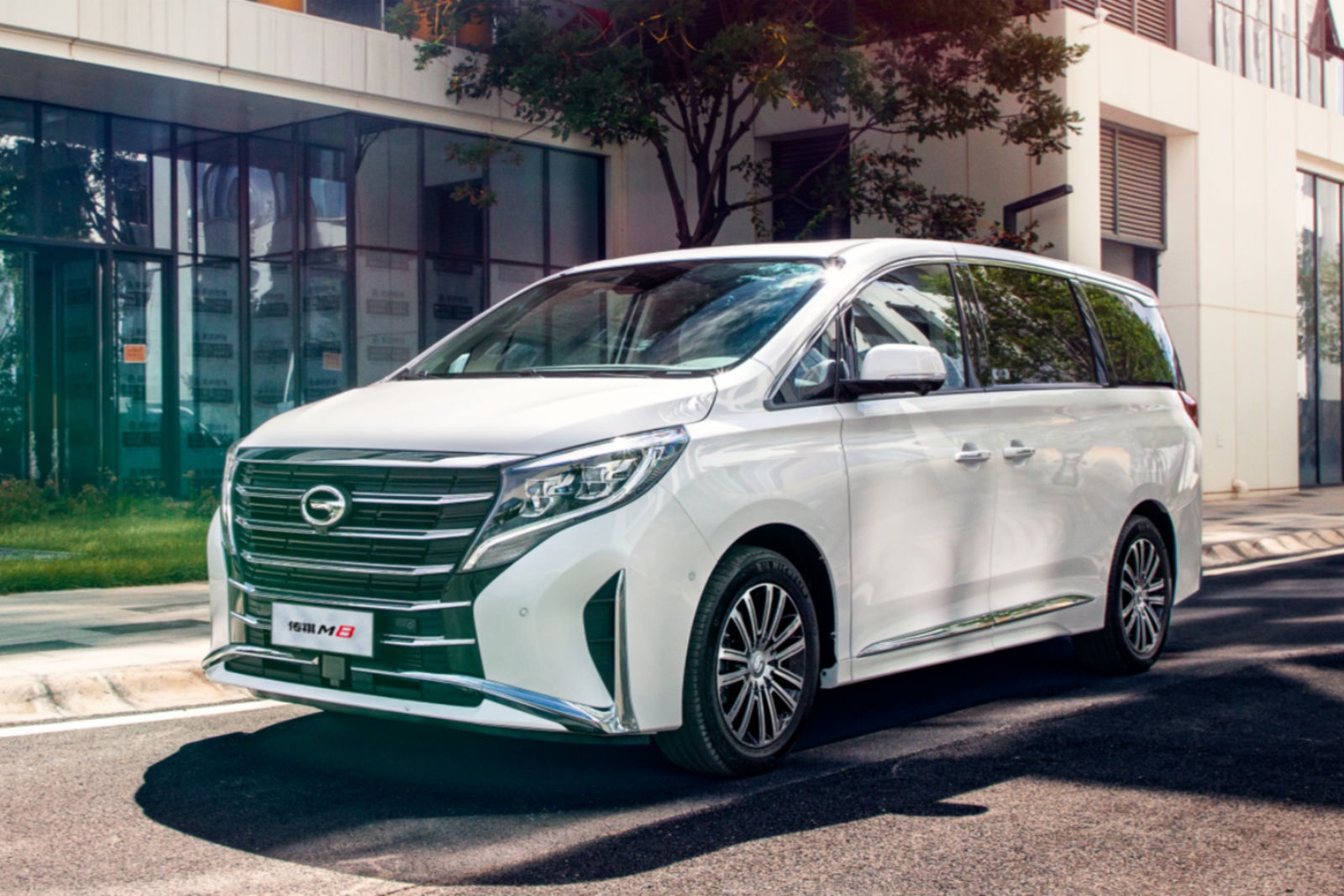2024款廣汽傳祺M8 豪華商(shāng)務(wù)MPV 